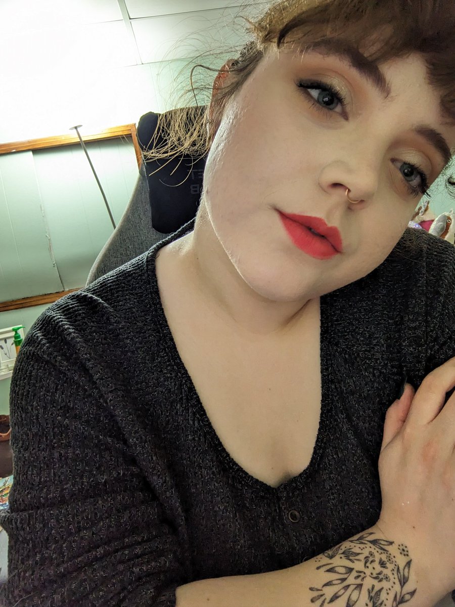 beccabrizzi's tweet photo. Your last selfie is who you are on the outside and your last meme is who you are inside
Forgive the selfie, I was zooted and feeling myself 🫣 the meme is perfect tho https://t.co/ugjkt8UAJP