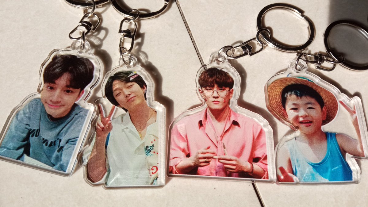 Arinnardv's tweet photo. Keychain iKON  soo cute

#iKON #ikonic #JUNHOE #BOBBY #jinhwan #YUNHYEONG #chanwoo #donghyuk https://t.co/2vBZwwXWXq