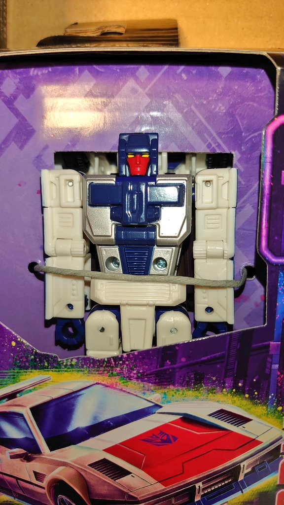 TA01DC1's tweet photo. 雨の日曜日、朝からこいつら届いた。
#トランスフォーマー
#Transformers https://t.co/VeAe8vINzs