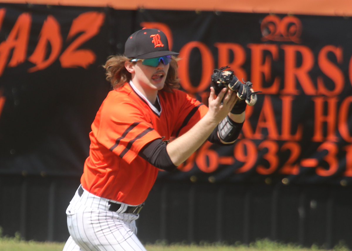 photophly's tweet photo. Saturday Baseball Action - Ashland at Raceland. @Rams__Baseball @BaseballTomcat @RacelandSchools @Blazer_High_Ath @BeaconAshland #baseball #kentucky #16thregion https://t.co/l71TyfrKMw https://t.co/mnwt6UXVzo