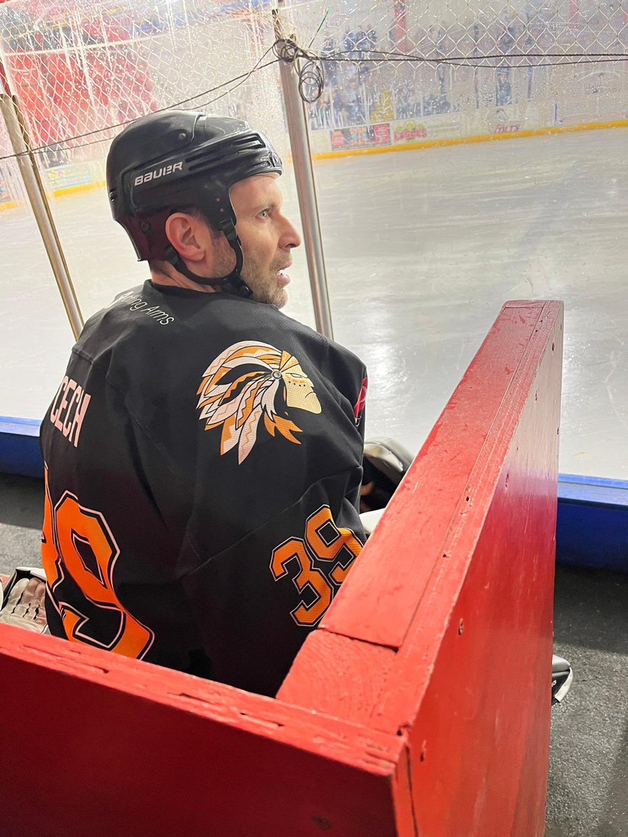 Shame not to see you get on the ice this evening <a href="/PetrCech/">Petr Cech</a>, thanks for taking the time to educate us on the rules though.