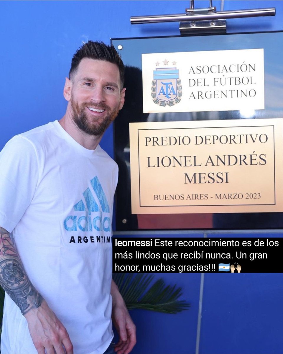 SelloDeportivo1's tweet photo. Messi "El mejor del mundo" da un breve y emotivo discurso en agradecimiento a homenaje de AFA, con los subcampeones del 2014 y los capitanes de fútbol argentinos en el lugar 🇦🇷👏

📽️@afa ⚽ 🇦🇷👏

#GrandeMessi 💙

#SelloDeportivo #Messi https://t.co/f8uGK2Fyq0