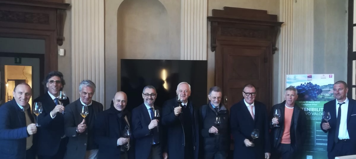 Oggi 25 marzo al castello di Costigliole d’Asti confronto sulla produzione di #vini sostenibili. 
Il Comune di Costigliole d’Asti ha la maggior superficie investita a #vigneto di tutto il #Piemonte: oltre 1.130 ettari.