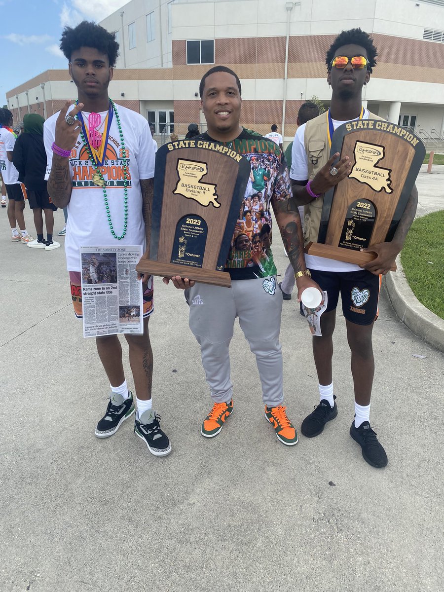 Toine_79's tweet photo. Lil bro @kenwyion and @Jaylonn7_ you know we went back 2 back 🧡💚 all the way in that 9 https://t.co/nPx3he9hcG