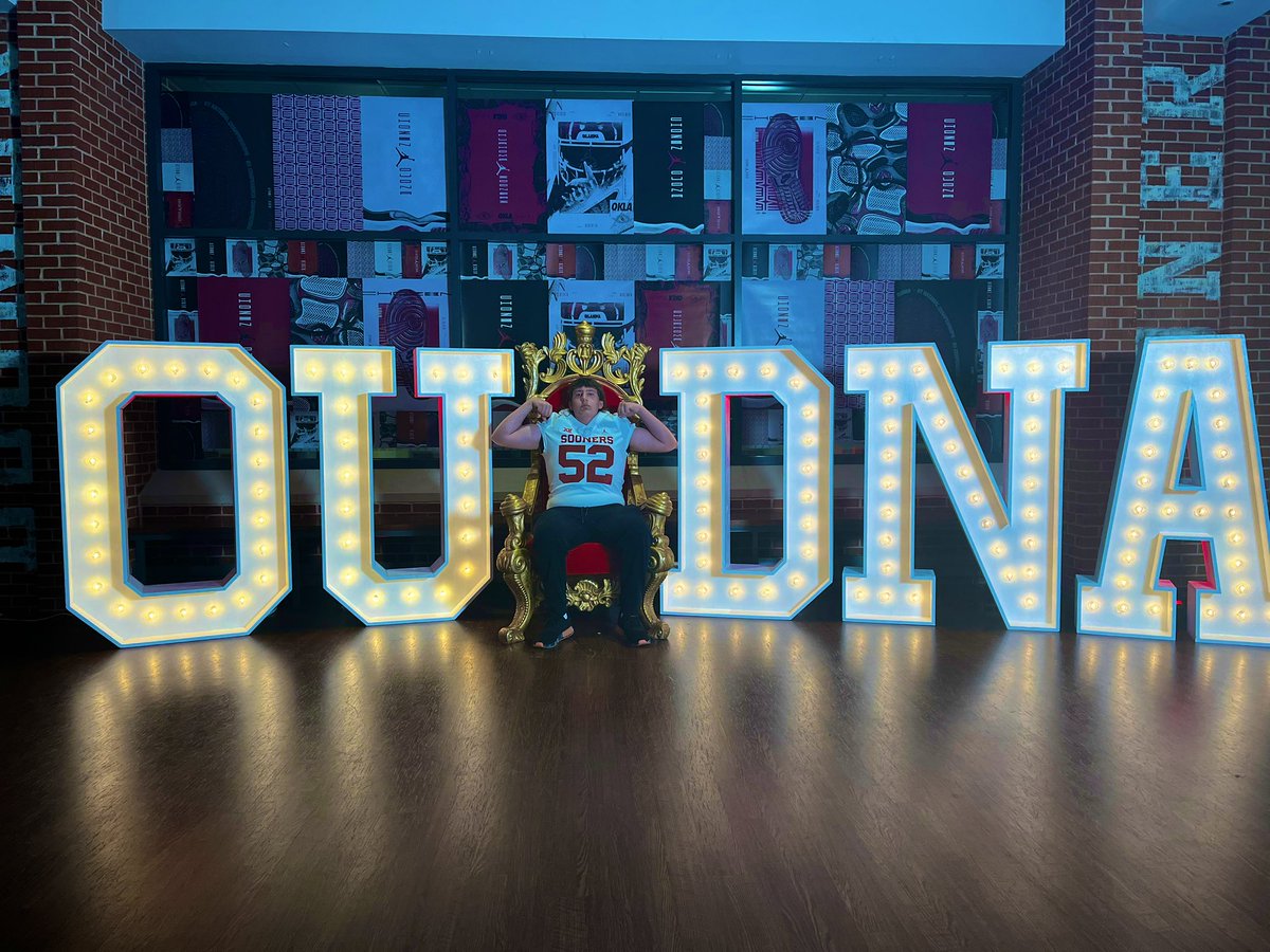 JacobMcRae72's tweet photo. Had a great time at future freaks @OU_Football this weekend. With @ColterAlberding and @DamaniMaxson Thanks for the invite and the great hospitality. @OU_CoachB @CoachVenables @_ClaytonWoods @coach_granville https://t.co/UeSTIb8yFk