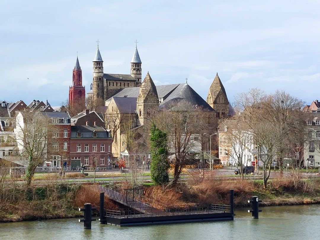 magnifiekZL's tweet photo. Kijk en geniet mee, Zuid-Limburg is magnifiek. Of tweet zelf een foto, de mooiste foto’s delen we hier, op Insta en FB;
1) Maak een foto (dorp, natuur, kasteel);
2) Tweet de foto, vermeld de locatie en voeg @MagnifiekZL toe;
3) Wij delen de mooie foto’s 
(Please RT, dank u!👍😉) https://t.co/YDI9e7GGEx