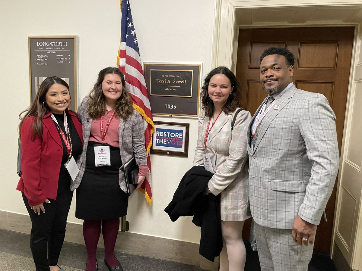 SWShaylaS's tweet photo. @UA_SocialWork facilitates another successful 7th Annual DC Fly In.   Students on Capitol Hill learning how to engage in policy and advocacy. https://t.co/NqH2AD51sq