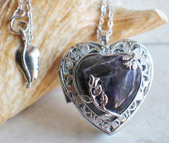 charsfavorite's tweet photo. Just listed a new Amethyst Quartz music box locket, Music box locket, Music box pendant, Silver locket, Heart shaped locket, Music Box necklace, Photo locket by CharsfavoritethingsEntryURL https://t.co/Hq2xlYNiT0
