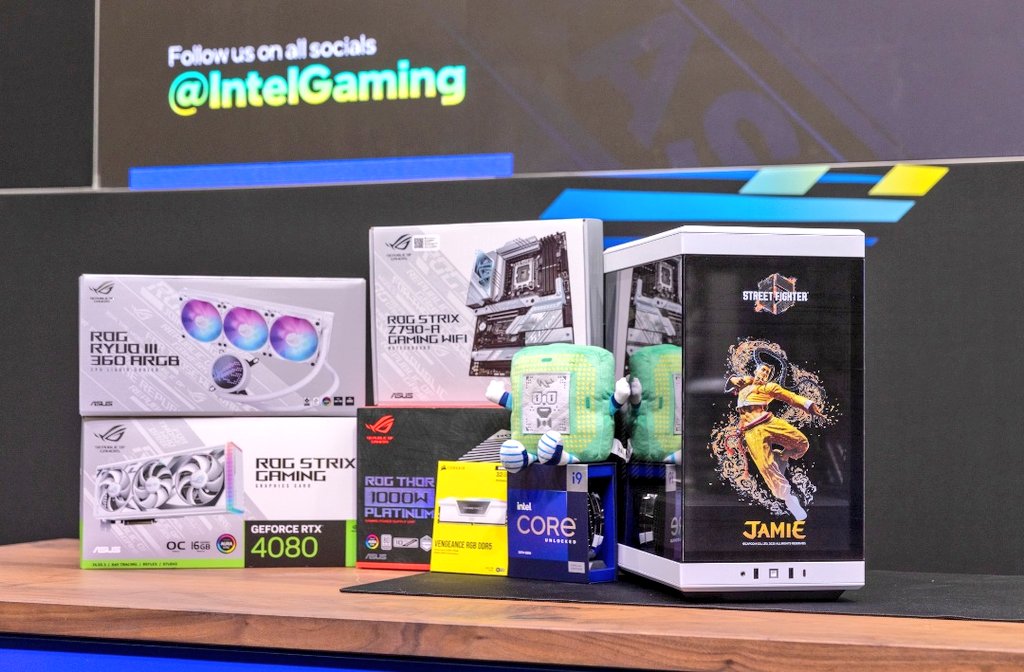 S8ashi's tweet photo. @IntelGaming @PunkDaGod @StreetFighter @ASUS_ROGNA @ASUS_ROG @pax @robeytech @CapcomUSA_ π€€π€ #PaxEast #IntelatPAX #ModWorkshop https://t.co/GNtHraEutP