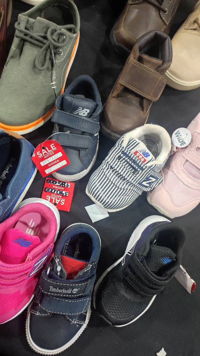 SraAhorro's tweet photo. #INFOROPA
Necesitaba championes urgente, estuve en Outdoors Factory recién y compré por 250.000 unos NB muy lindos y cómodos.
Además aproveché y me compré una remera de Guess para salir porque nunca tengo ropa de noche.
Hay un poco de todo, les dejó algunas Championes Guess, NB+ https://t.co/FjCcuHGdx2