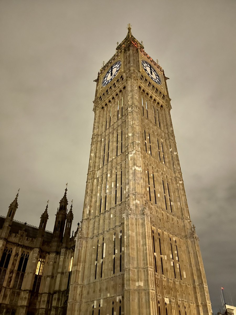 Run_Cesar_Run's tweet image. #EarthHourUK is finally here. There is no planet B, so please look after her, thanks @wwf_uk @earthhour