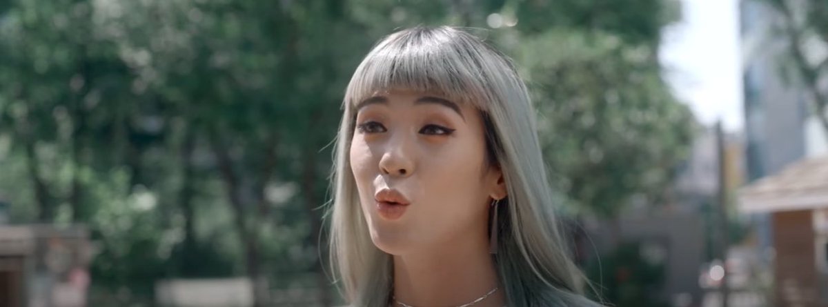 hubgirlslove's tweet photo. Corre! O curta queer coreano #ButchUp estรก disponรญvel gratuitamente atรฉ amanhรฃ (26) no Youtube!
๐ธ https://t.co/UxstYpG69Z
A histรณria fala sobre uma vocalista que, apรณs terminar com sua namorada, nรฃo consegue mais cantar. O curta tem 11 minutos e รฉ bem legal, vale conferir. https://t.co/46CfbehNy7