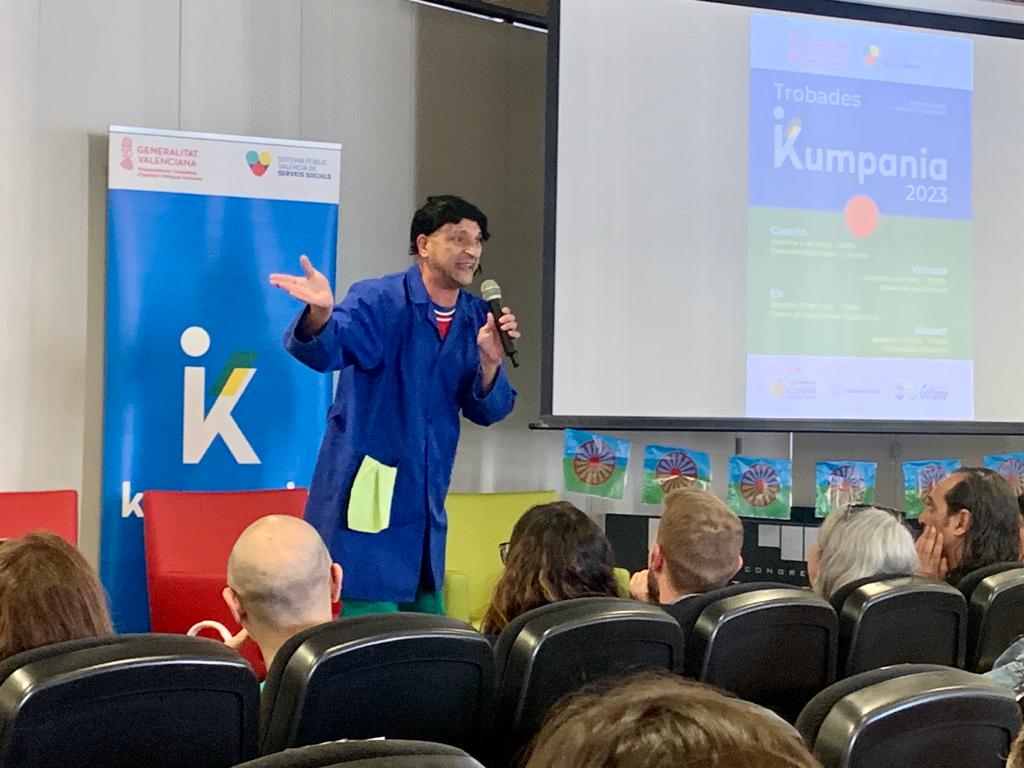 gitanos_org_elx's tweet photo. Esta tarde hemos disfrutado de las "Trobades Kumpania" de @GVAinclusio. Un encuentro entre todas y todos los que formamos parte de este  proyecto en las ciudades de Elche y Elda con la Asociación Gitana Ilicitana de Carrús y Arakerando. 
@AitanaMas @josefdelamo @MarianoValeraP https://t.co/EqktaOyJTU