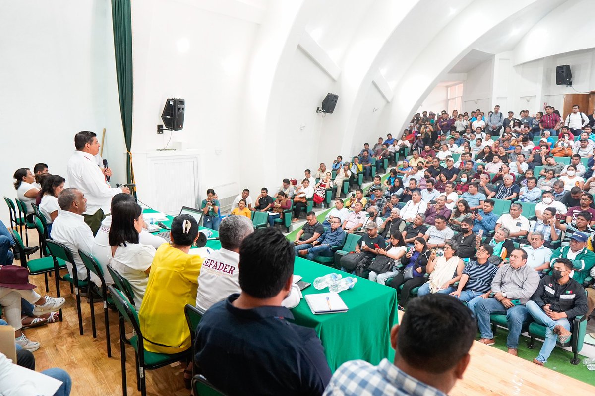 Encabezamos el Encuentro con presidentas y presidentes municipales del Distrito de Ixtlán de Juárez, donde escuchamos los planteamientos y necesidades de 62 municipios.
