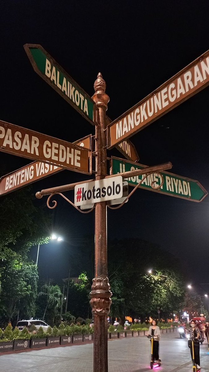 aasfm1079's tweet photo. 5 TEMPAT WISATA YANG ADA DI SOLO, a Thread
β by : aasfm1079 #AASCATION https://t.co/2C1VWyptCb