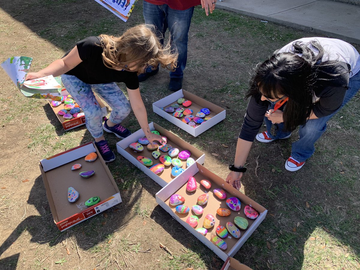 Thank you <a href="/FSESFriendship/">Friendship Elementary</a> PTA for a great Messy Art Day! We could not have asked for better weather as our Chargers and their families enjoyed all the art activities. We’re already looking forward to our next PTA event! 😎🎨