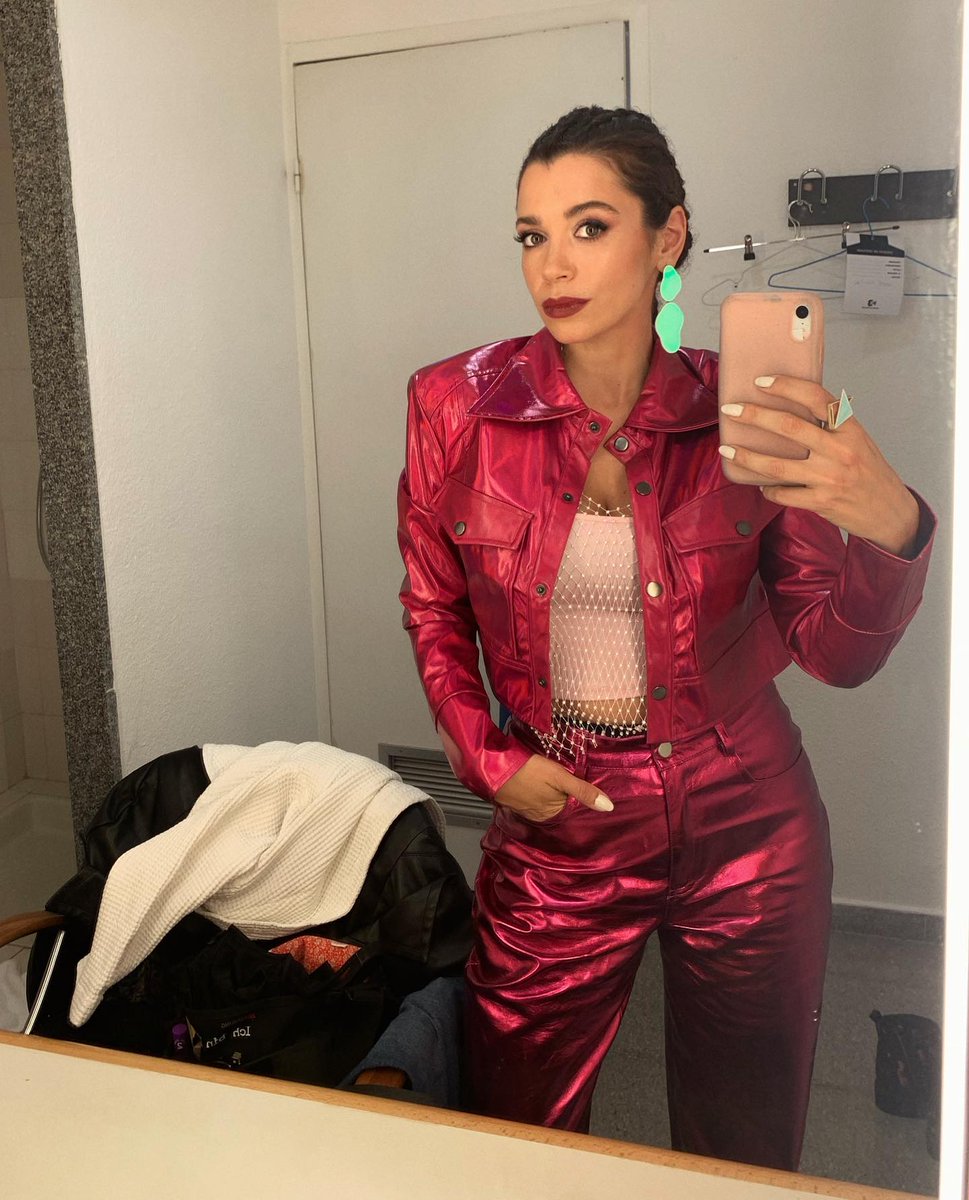 Mariaxime5's tweet photo. Carol en la gala de Euforia de ayer 
(2° parte) 😍😍😍😍😍

IG: Carol Rovira 

#CarolRoviraJurat3 
#EuforiaTV3 
#tv3cat
#carolrovirafans https://t.co/N3eUvW9a3t