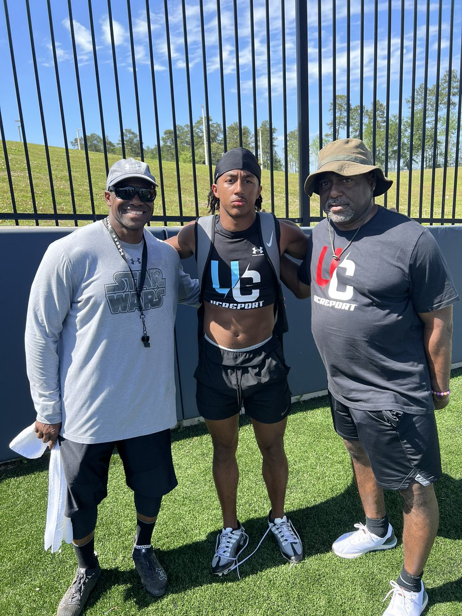 Had an amazing day at the @TheUCReport Under armor underclassman camp with @wrcoachtu87 and @BigTimerCox ! Went out there and showed out and enjoyed every part of it! @UAFootball #campseason #football #DaDirtyF