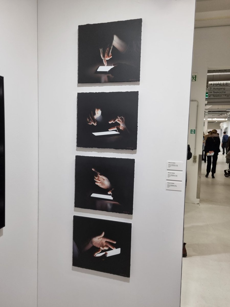 a_kolola's tweet photo. Notable user experience picture I spotted at ARTMUC - the Munich's largest art fair
#art #kunst #artmuc #pictute #fair #festival #munich #digitalArt #smartphone #light #darkness #gest https://t.co/nATyS2yESc