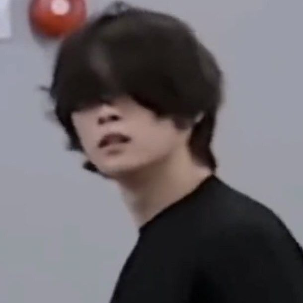 forleekook's tweet photo. hide the scissors from leekook like i’m so serious https://t.co/dFewWxG00t