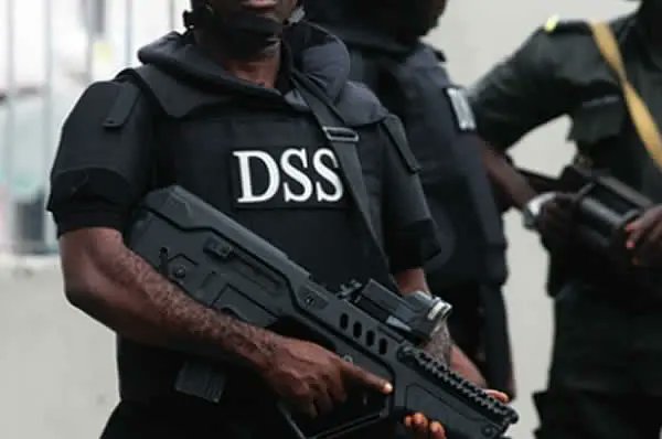 SaharaReporters's tweet photo. BREAKING: Nigerian Secret Police, DSS Confirms Plot By Some Elements To Cause Crisis, Disrupt Incoming Administration | Sahara Reporters https://t.co/2PFDujpGIm https://t.co/v1iZYK9TjN