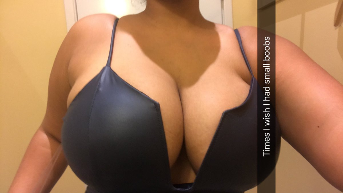 foreignlaurenn_'s tweet photo. It’s definitely one of the best decisions I made and I still have nice boobs 🤩! I was a GG/E and now I’m DDD. If you every questioned or wonder if you should do it, this is your sign! https://t.co/O1ncl2Nt8M