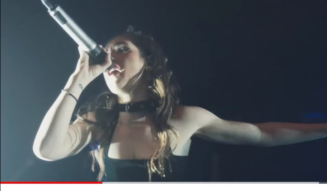 ATCFAM4EVER's tweet photo. Your live performance to #againandagain got over 21K views in 24 hours. I made a few screenshots from the video. Sorry Dan I can't make a good screenshot from you. Chrissy's voice is incredible 😍
You have to see it. 

@ATC_BAND @ChrissyCostanza @DanielGow @WillFerri #FeverTour https://t.co/ENBzEJJyTX