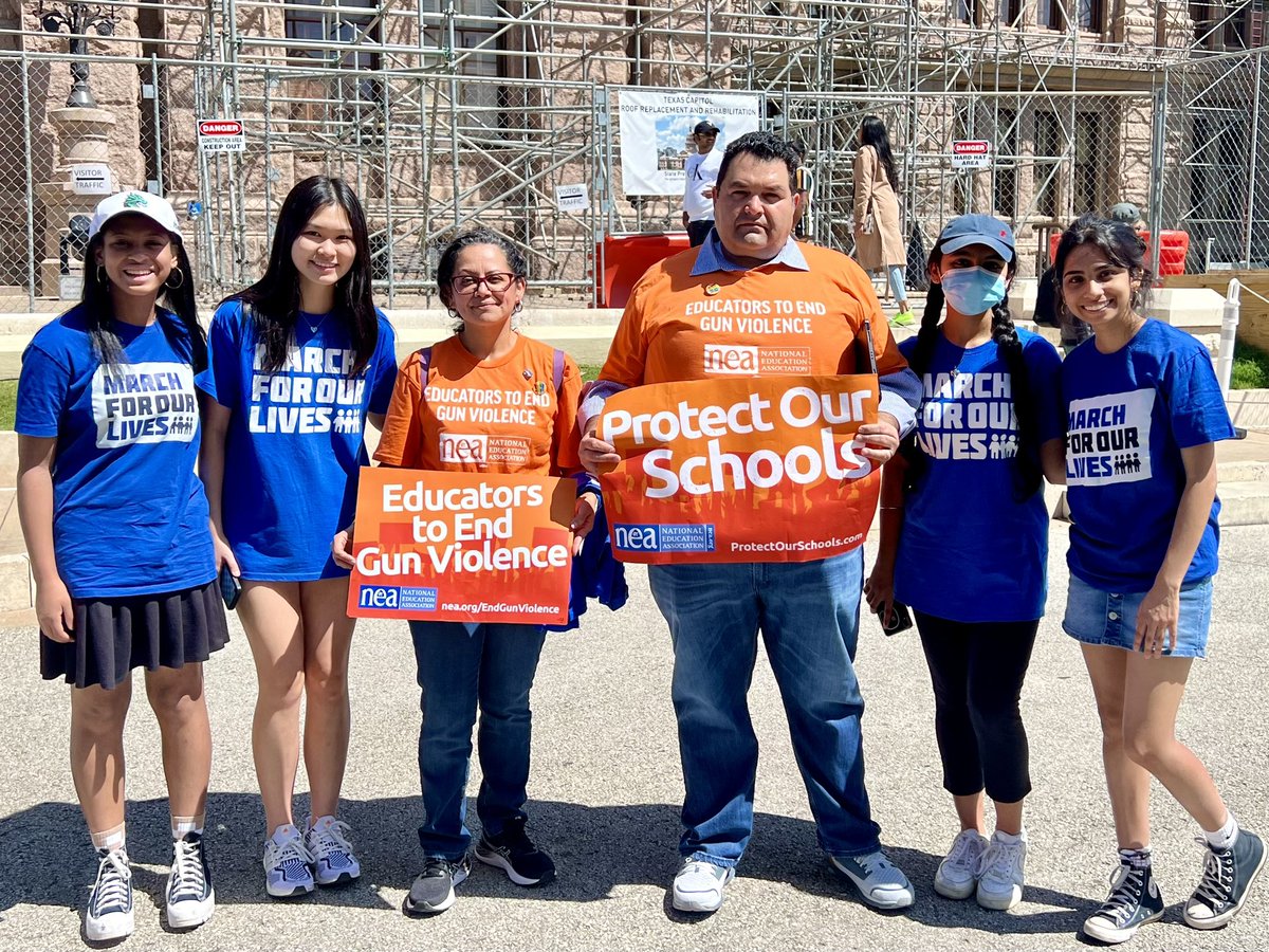 NoelCandelaria's tweet photo. Today, I joined student leaders from @AMarch4OurLives who are fighting for a right to live & learn w/out fear of gun violence in their schools & communities!
We want:
-Expand background checks
-ban assault weapons
-safe storage protections
-& more
#EndGunViolence
#StillMarching https://t.co/ZyZOdIhwXw