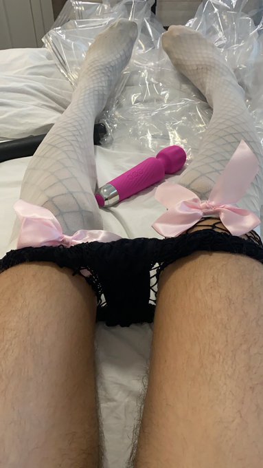 What could I be doing?🤭 #SissySaturday https://t.co/skPxW2RCOf<a href="/tag/sissysaturday"class="tags">#SissySaturday</a>