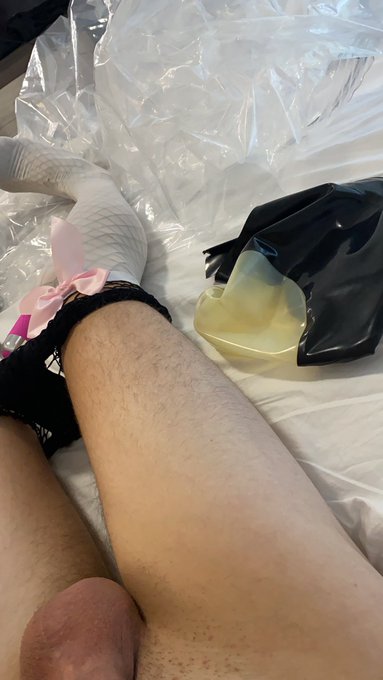 What could I be doing?🤭 #SissySaturday https://t.co/skPxW2RCOf<a href="/tag/sissysaturday"class="tags">#SissySaturday</a>