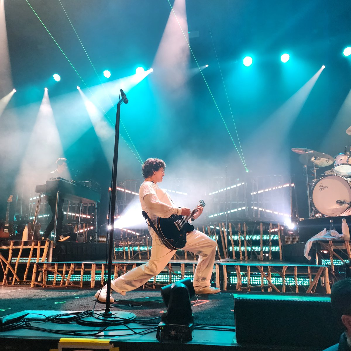 donnasmits's tweet photo. @stephanjenkins @ThirdEyeBlind @WellmontTheatre   y'all came to slay and slay you did.  Damn near perfection. Easily slides into my top 5 shows! Bravo! I still have no voice! https://t.co/ot0d7R8Epx