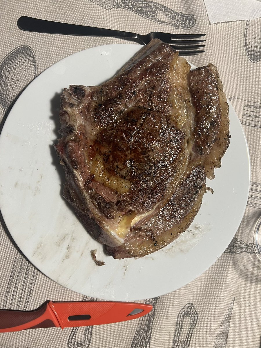 roberthernando's tweet image. #LaPiconera de nit… Relaxing #Osor #elcáncerpartidoapartido #Girona