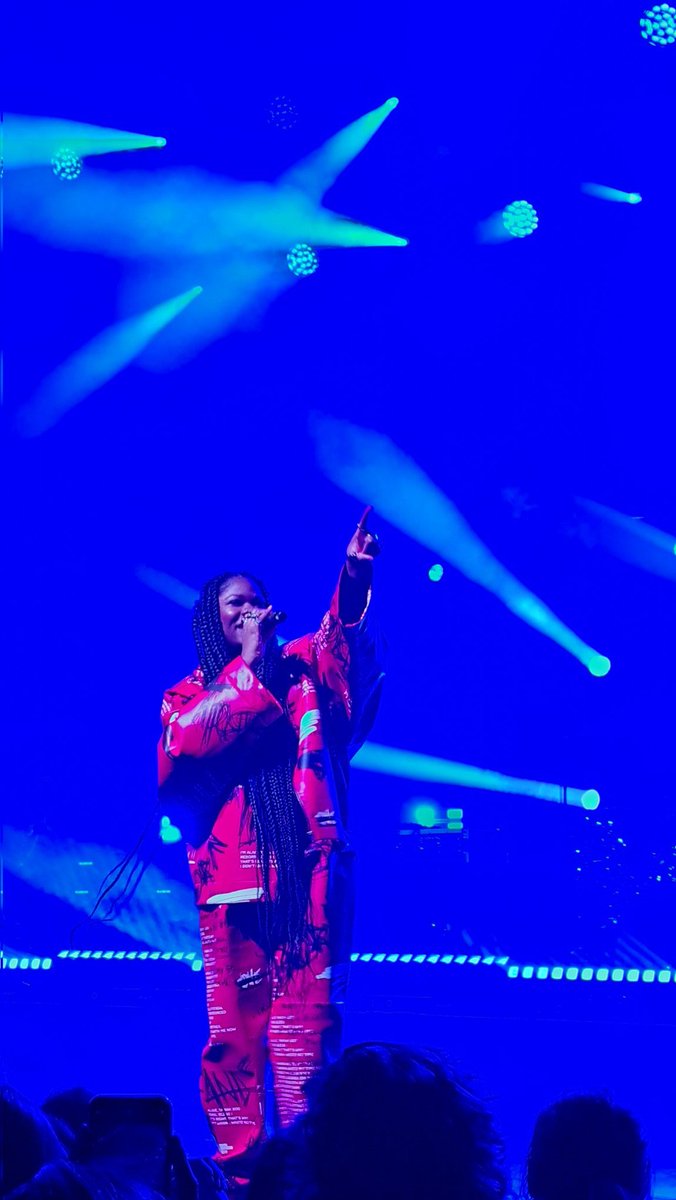 Nonkel_Muziek's tweet photo. Coely, now we celebrate!! Enorme energie! 👏😎 #coely #abconcerts https://t.co/DVq5LRHnNC