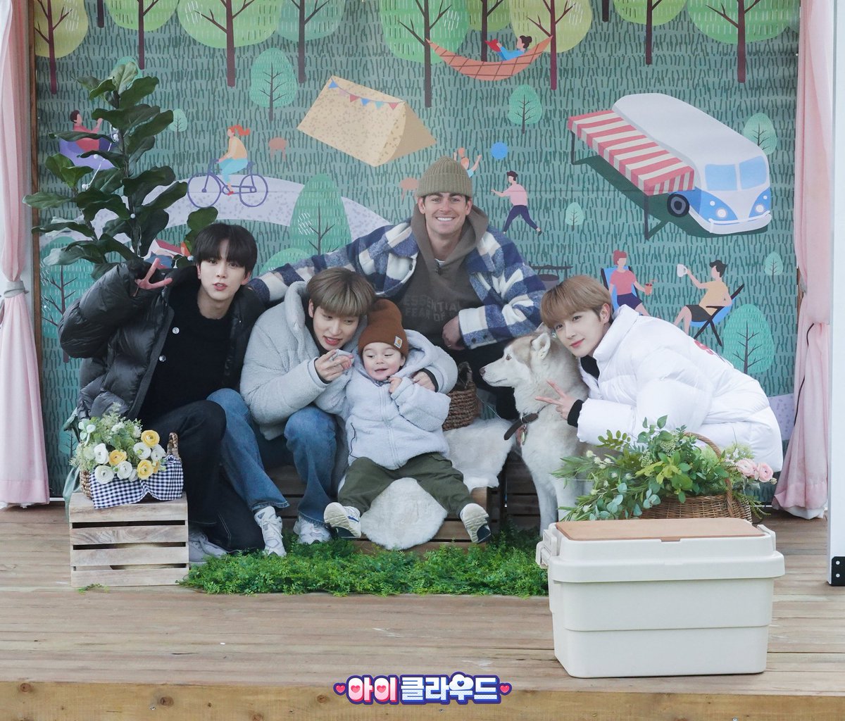 This is a photograph where there are thousands of memories that can be remembered in the future. Younghoon and Hyunjae, me, are so lucky to meet and spend time with Kylo that day.