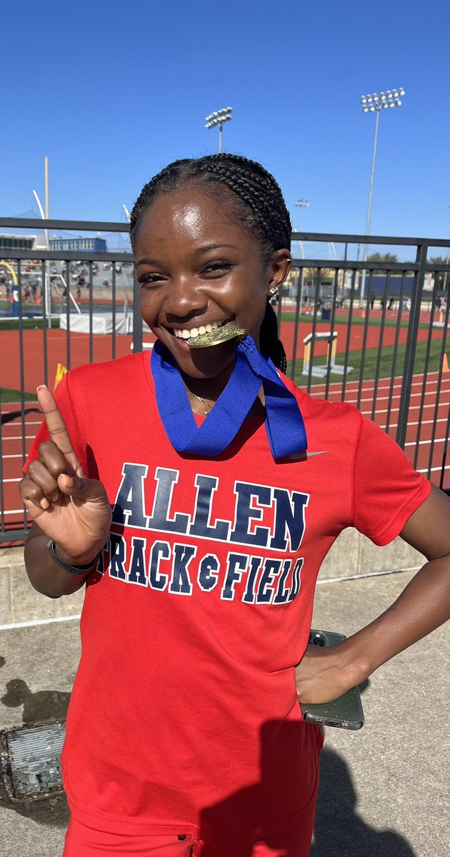 Congratulations to <a href="/thesidneygreen/">sidney green</a> for having the number one 300 hurdles time in the *COUNTRY*!!!!

All the more fun that this Jesuit Sheaner Relays Track Meet record holder is a world class human being!