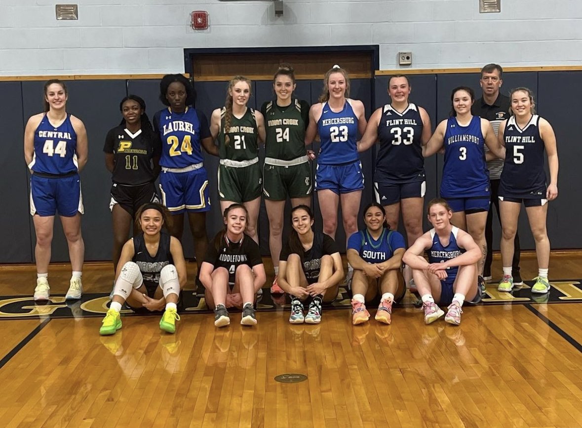 Lindsey and Tatum with the win at the <a href="/RBallClassic/">The Roundball Classic</a>