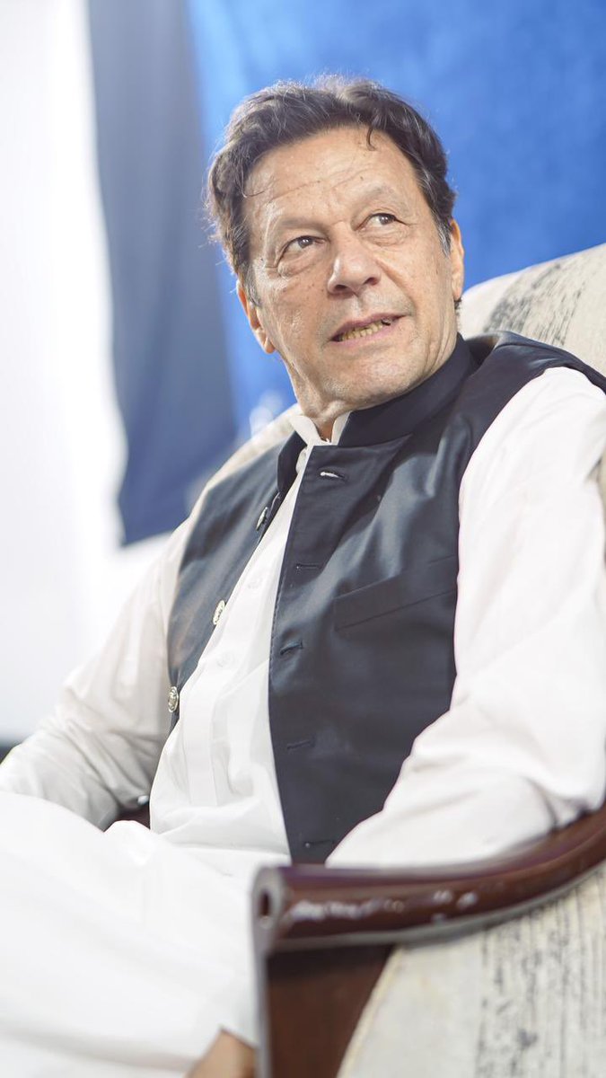 عمران خان کا پاکستان کی معیشت بحال کرنے کے لیے 10 نکاتی پروگرام:
1. بیرون ملک پاکستانی سرمایہ کاری کو لانا
 2. برآمدات کو فعال کرنا 
 3. سیاحت
 4. معدنیات
 5. چھوٹی اور درمیانی صنعت
 6. زراعت
 7. بڑے تعاون کی تنظیم نو
 8. ٹیکس نیٹ بڑا کرنا
 9. منی لانڈرنگ روکنا(قانون کی حکمرانی)