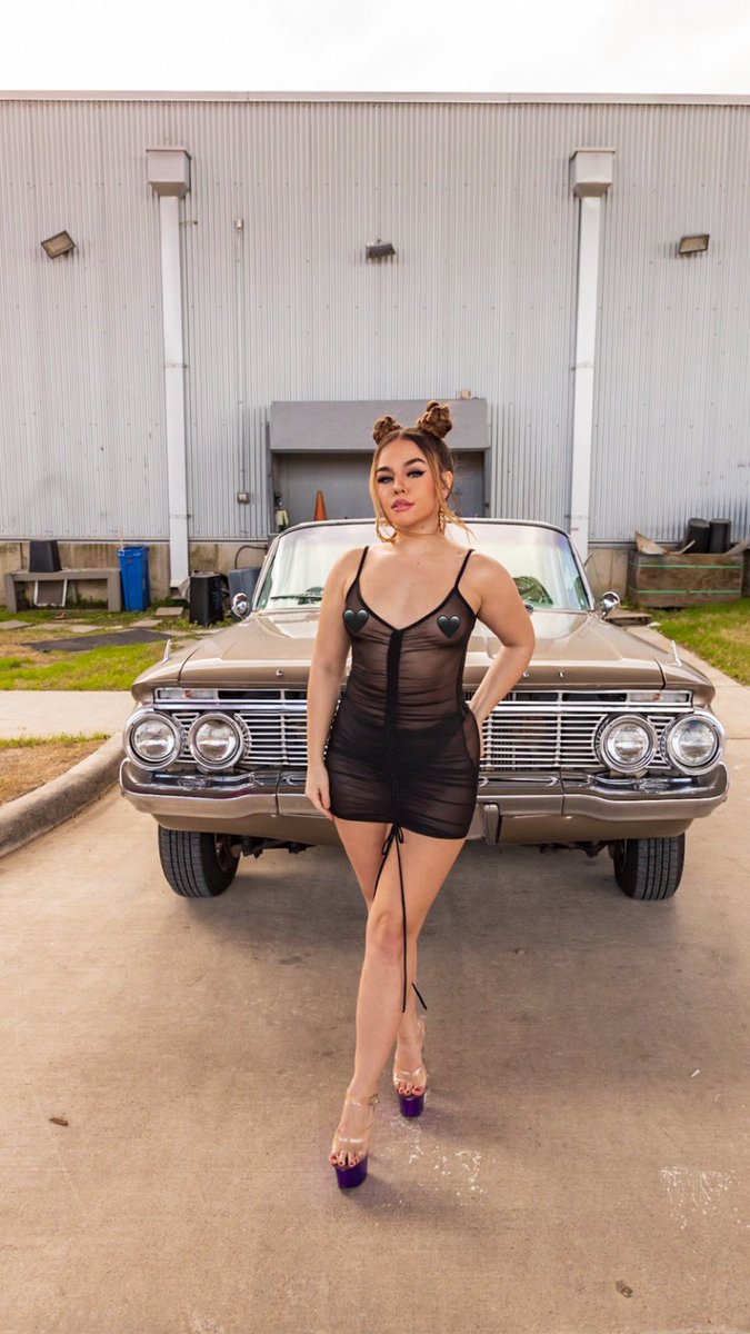 Candysweetzhtx1's tweet photo. 🌶🌶🔥
#cali #htx #lowrider #lowridermodel #htxmodel #hot #model https://t.co/O5C8bgykxV