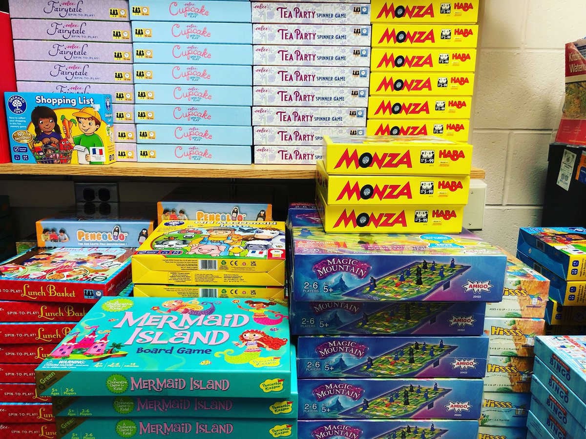 daniela_oneill's tweet photo. The boxes are getting unboxed and my lab never looked so fun! We’re assembling the collections for 10 schools to be able to run their own Board Game Buddies drop-in recess program!
#boardgames #playislearning #socialcommunication #elementary #ELL #recesstime #languagedevelopment https://t.co/JaCXn4vlA5