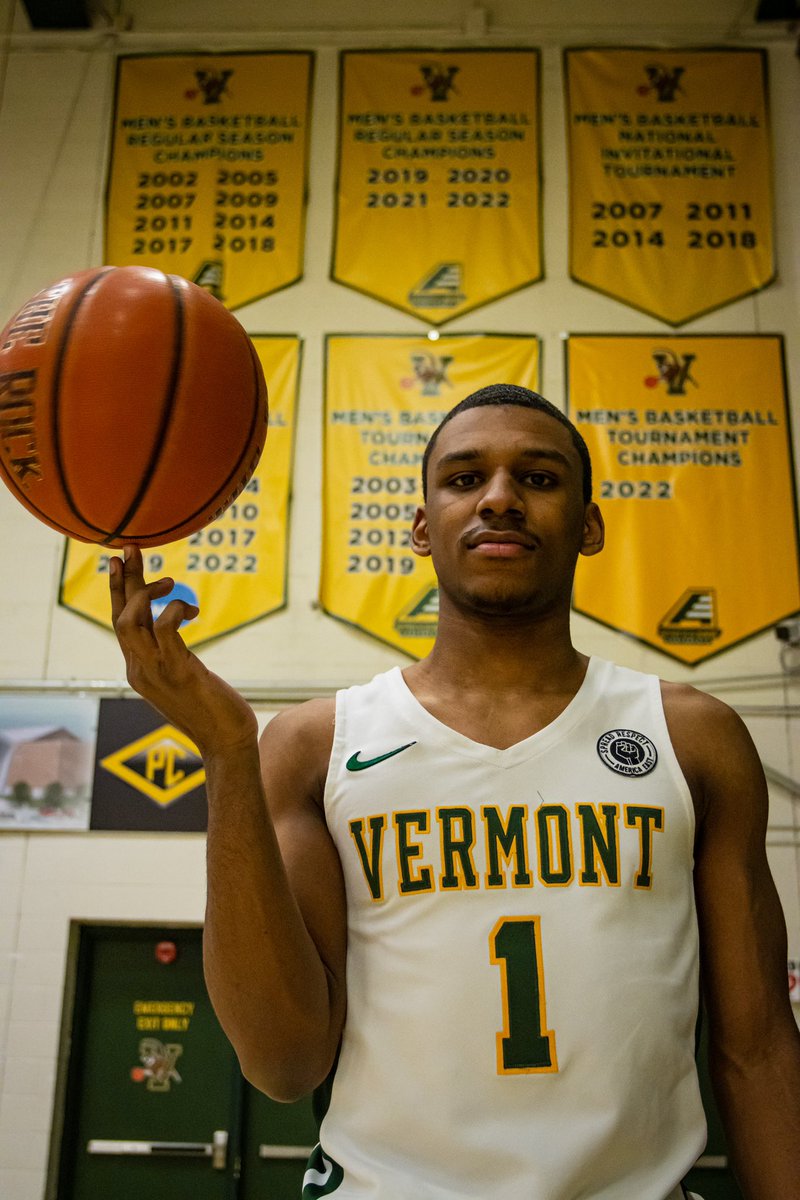 Theofficialnas_'s tweet image. UVM❔#gocatamounts #UniversityOfVermont #officialvisit