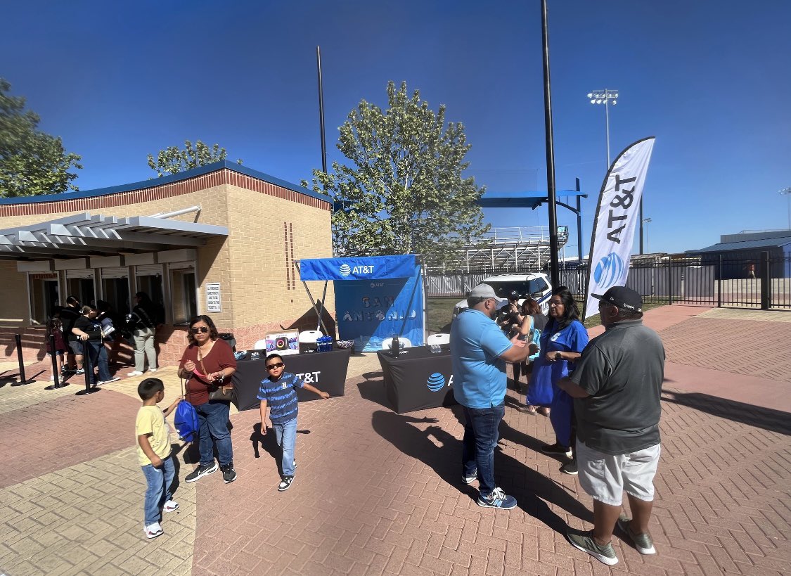 CarrizalesJudy's tweet image. STX HEAT is showing up today! Let’s go! #STXFiberFlex @FEL_liannalove