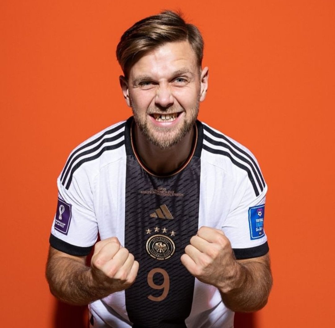 📊Los números de Niclas Füllkrug en la #SelecciónAlemana🇩🇪.
🅿️5 partidos (sólo una titularidad)
⏰️185 minutos
⚽️5 goles
🎯9 tiros al arco
🅰️1 asistencia
📈El delantero más en forma de la #Bundesliga. Pide pista para ser el '9' titular en el esquema de Hansi Flick.