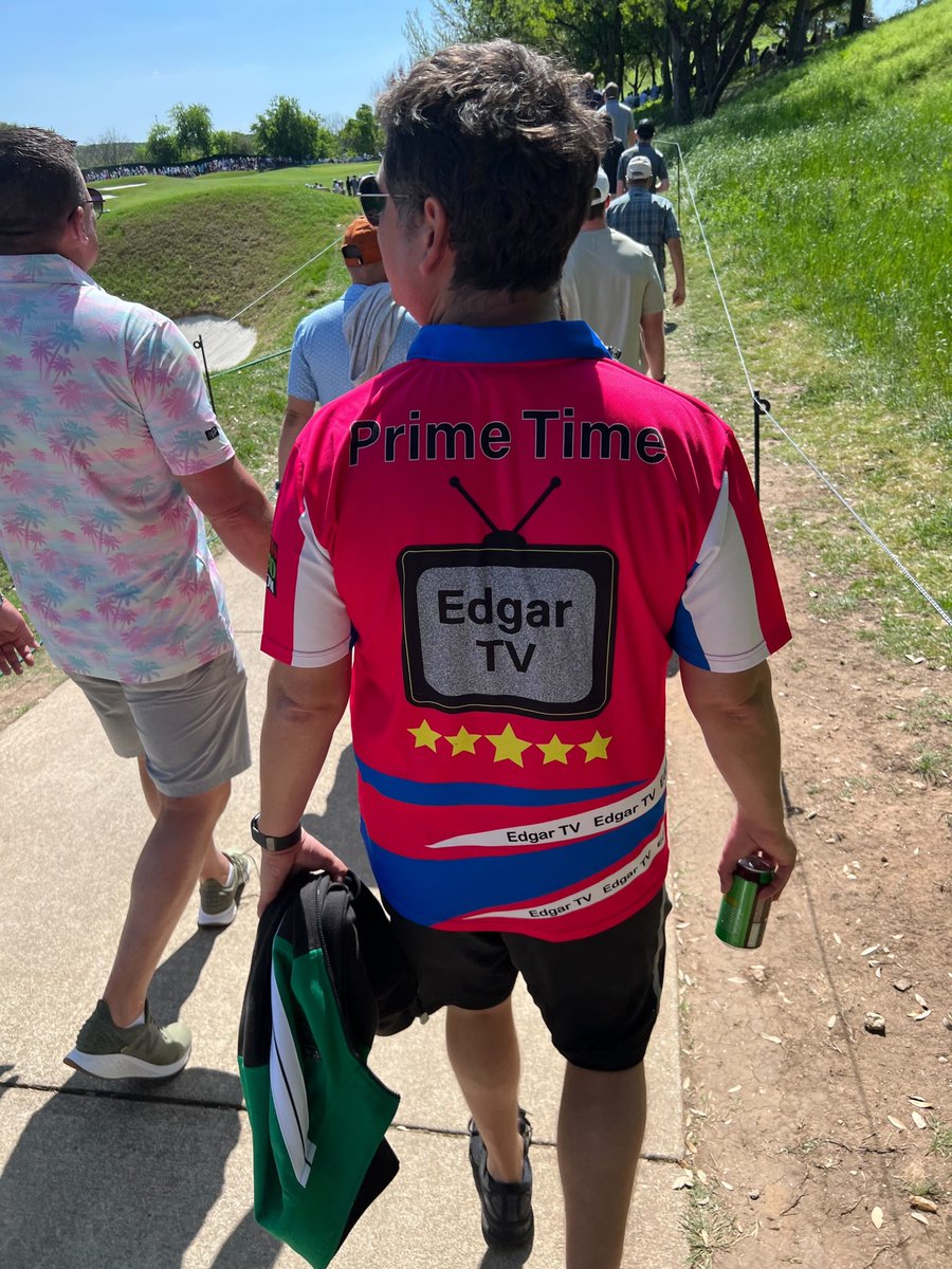 mattlangan's tweet photo. #MattsLaw: when there’s a chance of global TV cameos, you represent the nation.
#edgarnation @theedgar501 @PGATOUR #lovethedarts https://t.co/0p3NkNZas4