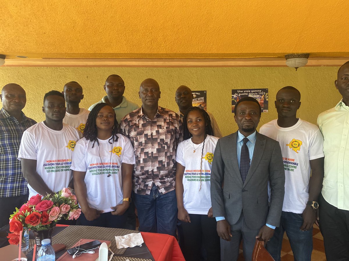 BenjaminMushun1's tweet photo. En séjour à Bunia pour l’organisation du Forum des Jeunes sur la Paix en Ituri, nous avons échangés avec qlq grands leaders de la Prov. de l’Ituri. Nous en appelons toute la la jeunesse iturienne de  s’unir comme un seul homme pour la restauration d’une paix durable dans la Prov. https://t.co/rCWp51ct8m