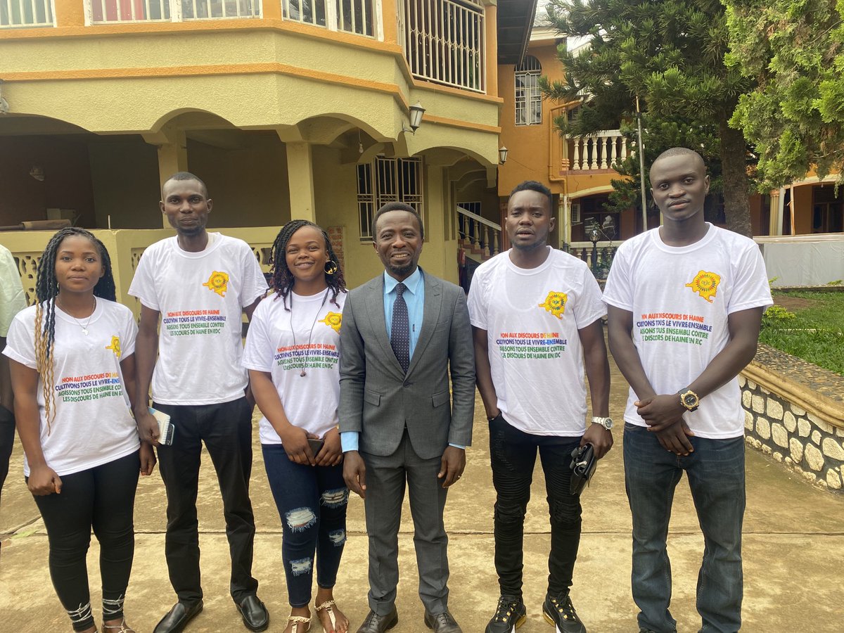 BenjaminMushun1's tweet photo. En séjour à Bunia pour l’organisation du Forum des Jeunes sur la Paix en Ituri, nous avons échangés avec qlq grands leaders de la Prov. de l’Ituri. Nous en appelons toute la la jeunesse iturienne de  s’unir comme un seul homme pour la restauration d’une paix durable dans la Prov. https://t.co/rCWp51ct8m