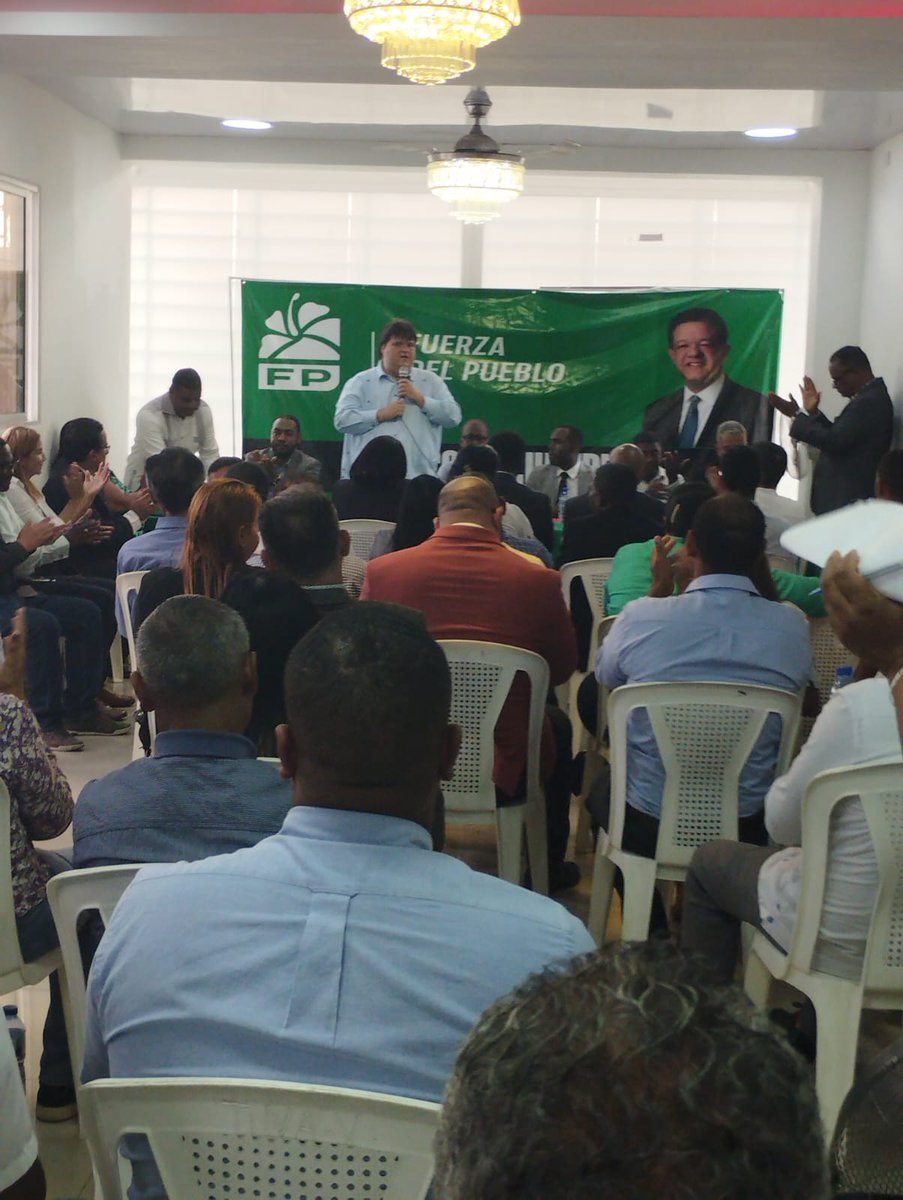 RaulMartinezM's tweet photo. Concurrida y entusiasta JORNADA DE CARNETIZACIÓN llevada a cabo por nuestra Secretaría de Asuntos Jurídicos en LOS ALCARRIZOS.

Decenas de abogad@s directiv@s de @FPcomunica disfrutaron de una magnífica charla del compañero @JavierUbiera. 

Seguimos pa' lante. https://t.co/WPns08B7Gz