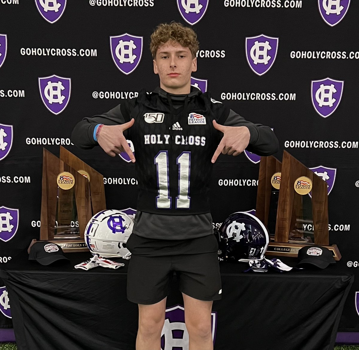 AidenDredge's tweet photo. Had a great time at @HCrossFB today! I would like to thank @CoachScottJames and @coachdc34 and the rest of the staff for the hospitality!
@CoachMartinESA @ESAofMass @ESAofNewEngland @413ESAFootball @SBreezy_10 @BreezyQBz1 @FrontierRedhaw1 https://t.co/JsbjuxUJX6