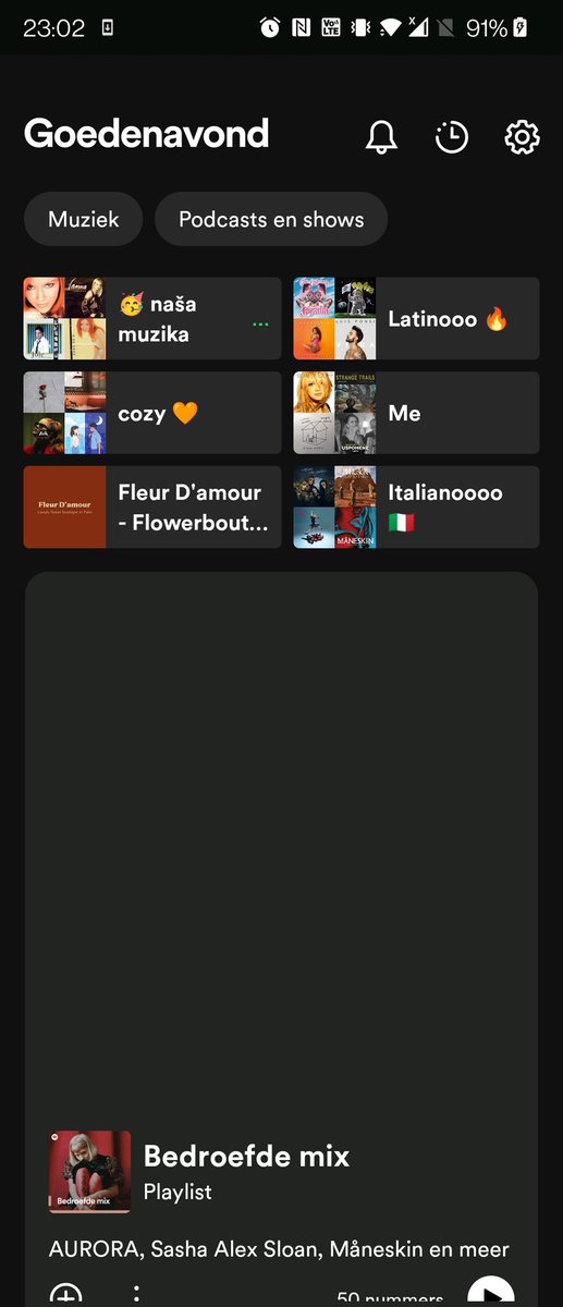 divnoellastudio's tweet photo. Hoe lelijk, onpraktisch en niet-mobiel vriendelijk is de nieuwe interface van de homepage van Spotify wel niet??? 😑 

Waarom moeten alle apps op TikTok lijken? I 👏 don't 👏 get 👏  it 👏

#SpotifyChanged #Spotify https://t.co/G1hni5nNEB