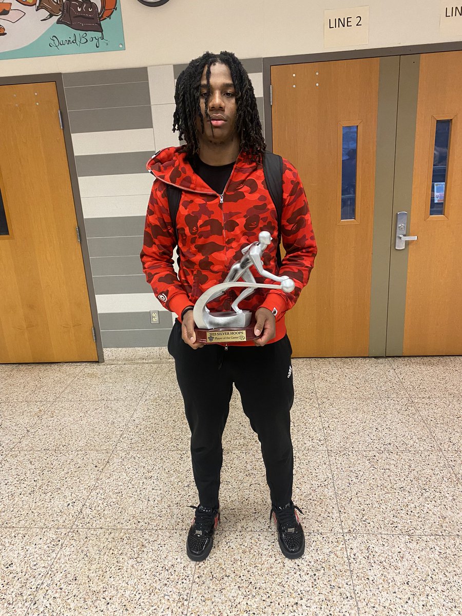 Blessed To Win MVP At The Private vs Public Sliver Hoops All Star Game🙏🏽🖤
#JobNotFinished