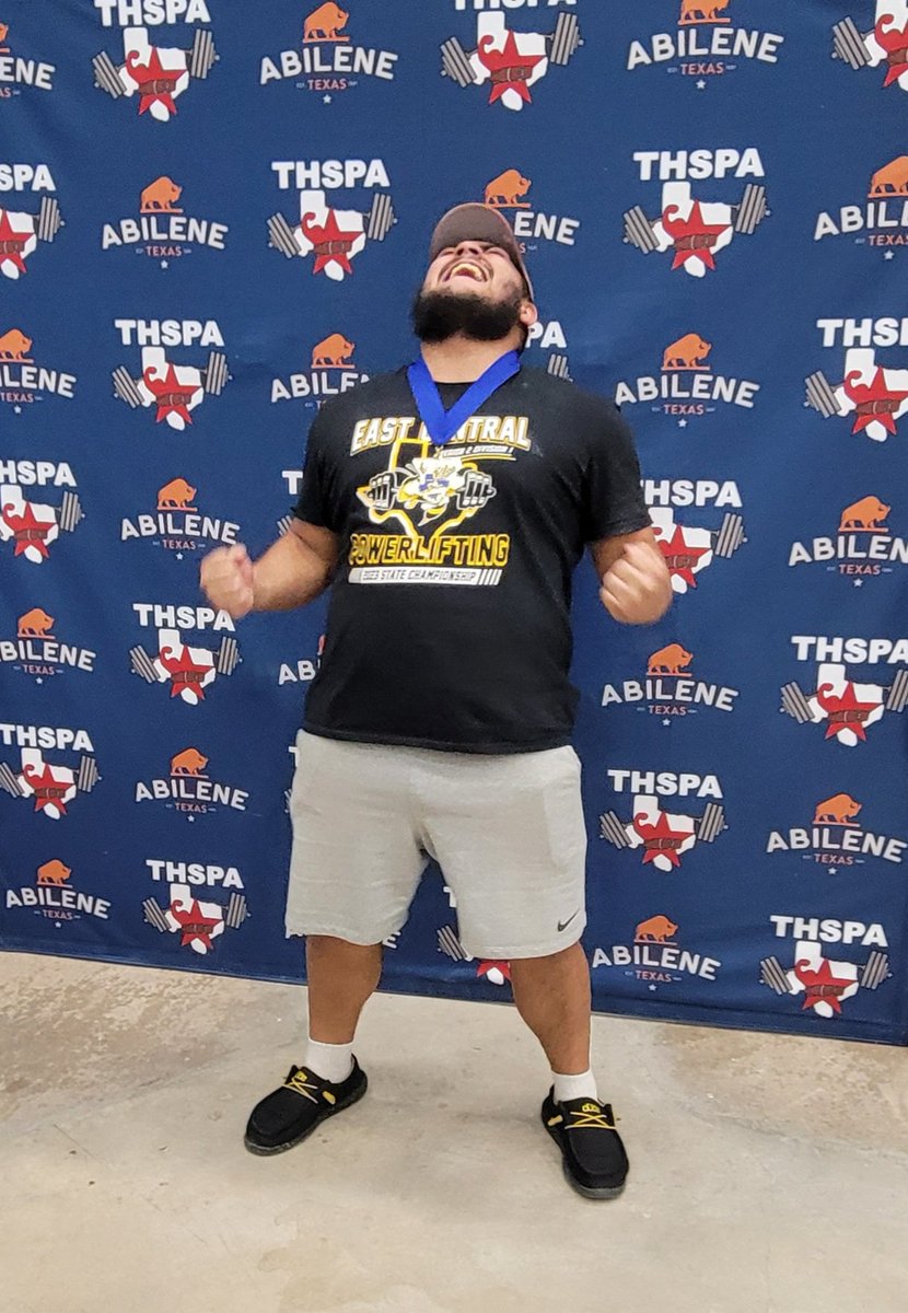 PinonesRuby's tweet photo. Your 2023 State champion with lifts of 🙈👇 
*770-Squat/PR
*670-Deadlift/PR
*535-Bench/PR
*1975-Total/PR
 #Blessed #TeamPinones #Champ #Gold #SASTRONG #ECSTRONG #HOOKEMSTRONG #blessedyoucallmemom 
@CoachSion @MaxSportsSA @hinojosa_david @TexasTFXC https://t.co/1mQa4DZD7z